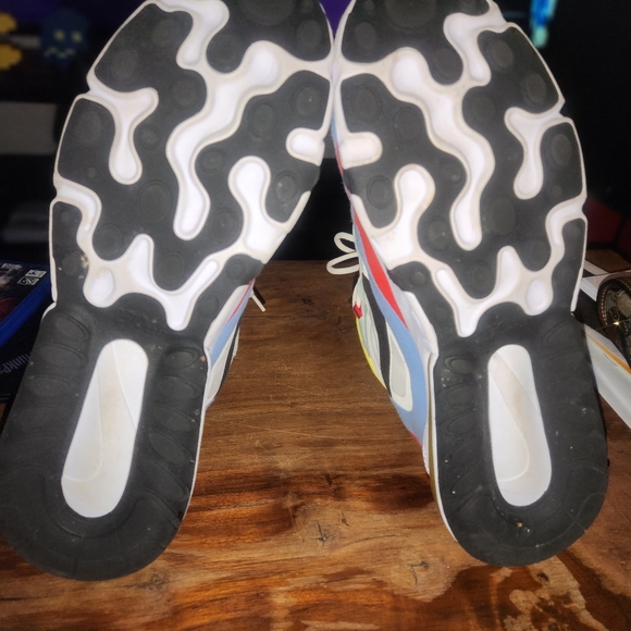 Nike Air Max 270 - Picture 4 of 7